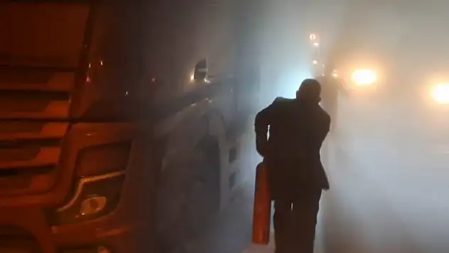 Malatya'da seyir halindeki tır alev aldı