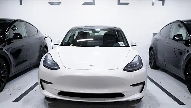 Malatya'da Tesla marka araç alev aldı: 2 hemşire yanarak can verdi