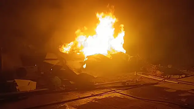 Malatya'da TOKİ Şantiyesinde Yangın Korkuttu