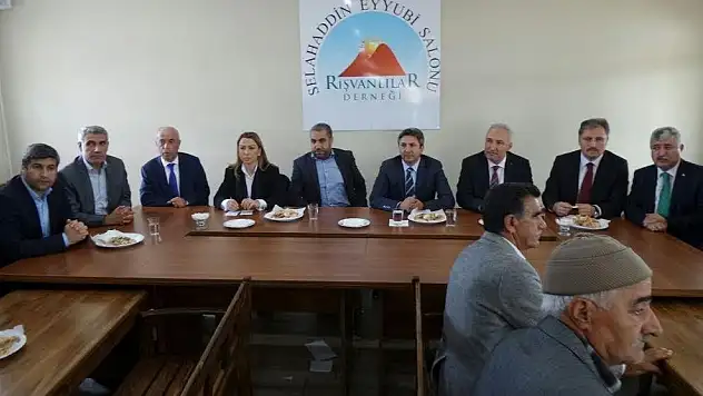 '''TÜRKİYE'Yİ RECEP TAYYİP ERDOĞAN'SIZ BIRAKMAK İSTEYENLER VAR'''