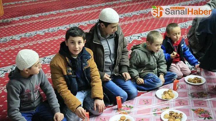 'Vatanına bağlı gençler yetiştirmeyi hedefliyoruz'