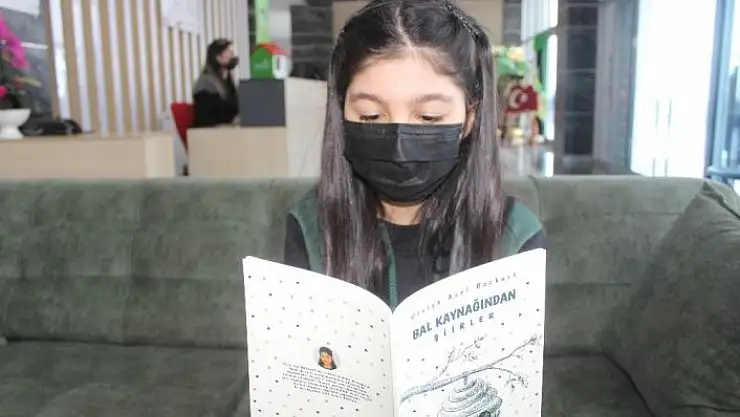 '10 yaşında kitap çıkardı'