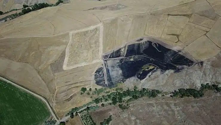 '100 dönüm ekili tarım arazisi küle döndü, hasarın boyutu havadan görüntülendi'