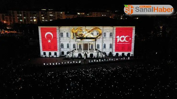 100. yıl heyecanı, Kongre binasının duvarlarında hayat buldu