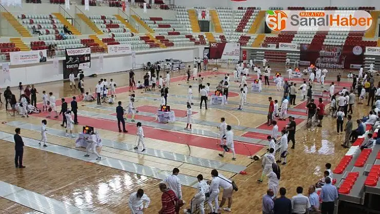 100. Yıl Milli Mücadele Eskrim Şampiyonası'na 27 ilden 953 sporcu katılacak