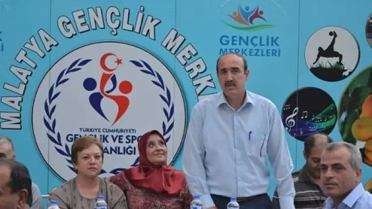 GENÇLİK MERKEZİNDEN İFTAR COŞKUSU