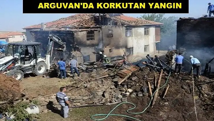 Arguvan'da 4 Ev Yandı