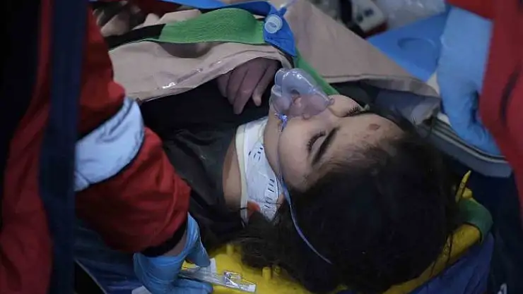 '11 yaşındaki Nehir, 132. saatte enkazdan sağ çıkarıldı: İlk isteği ´su´ oldu'