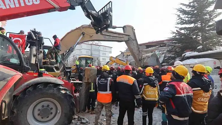 '121. saatte depremin kalbinde tüm ekipler, Ülkü´yü çıkarmak için seferber'