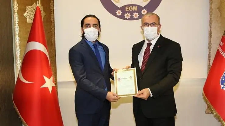 '18 yıllık cinayeti aydınlatan  ekibe başarı belgesi verildi'