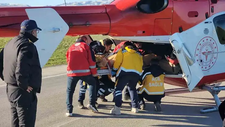 '198´inci saatte enkazdan sağ çıkartılan Muhammed helikopterle Diyarbakır´a sevk edildi'