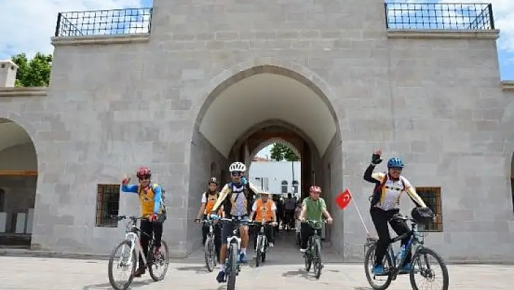 İFTAR SONRASI BİSİKLET TURUNA İLGİ YOĞUN