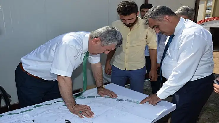 'FAHRİ KAYAHAN'A ''YEŞİL HİLAL'' PARK PROJESİ'