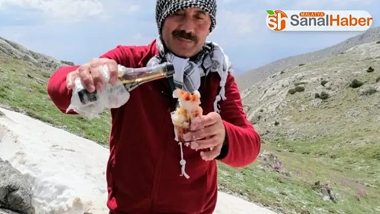 2 bin 700 rakımda 'karsambaç' keyfi