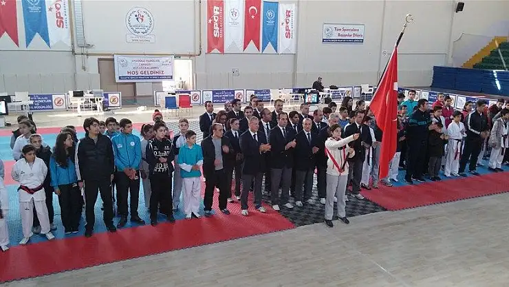 ANALİG TEKVANDO GRUP YARI FİNAL MAÇLARI BAŞLADI