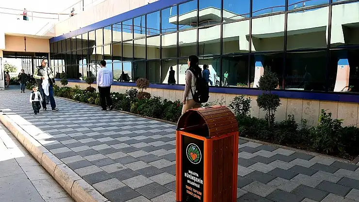  ARAŞTIRMA HASTANESİ´NE 148 OTURMA BANKI