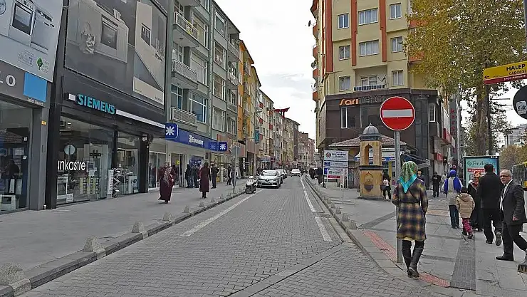 İKİ CADDEDE TEK YÖN UYGULAMASI BAŞLADI