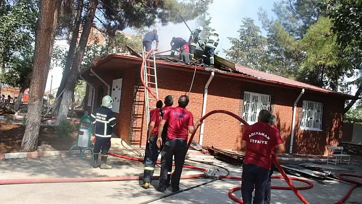 'Aile sağlık merkezinde korkutan yangın'