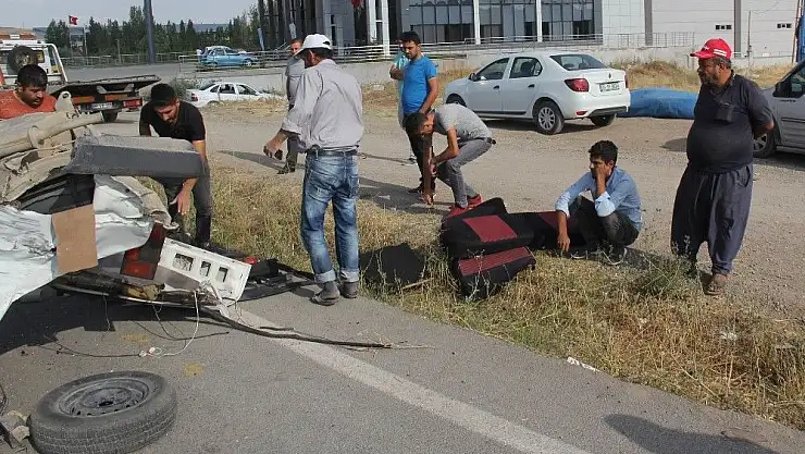 'Hurdaya dönen aracın başında dakikalarca bekledi'