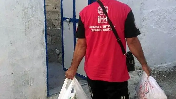 '35 aileye gıda yardımı'