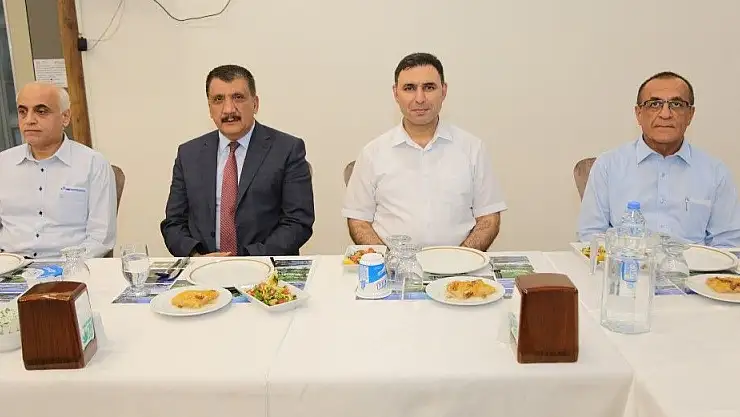 Başkan Gürkan´dan Kaymakam Yılmaz´a veda yemeği