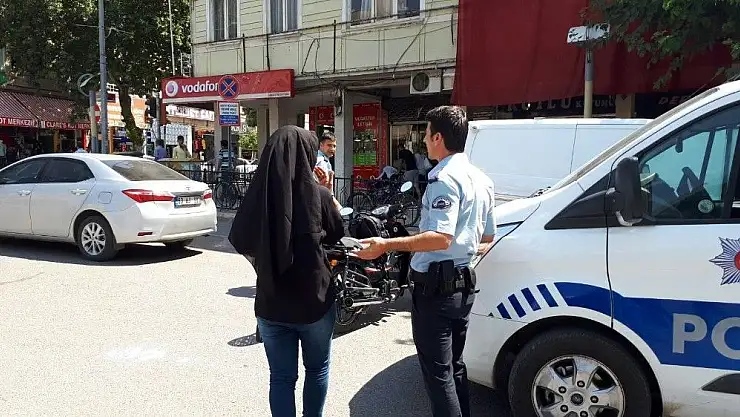 'Sırt çantalı şüpheli kadın polis ekiplerini harekete geçirdi'