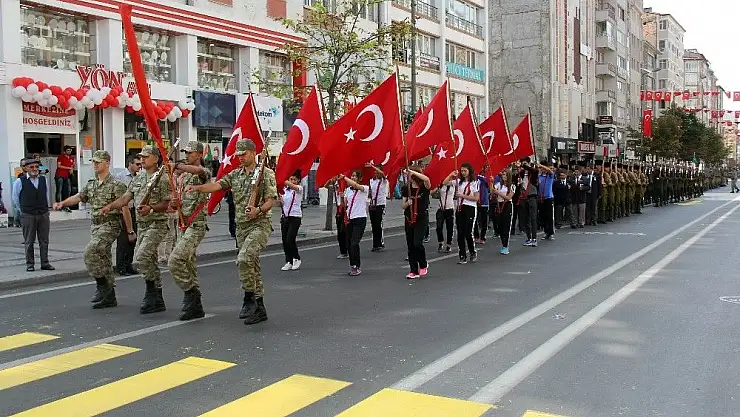 '30 Ağustos provası dosta güven düşmana korku saldı'