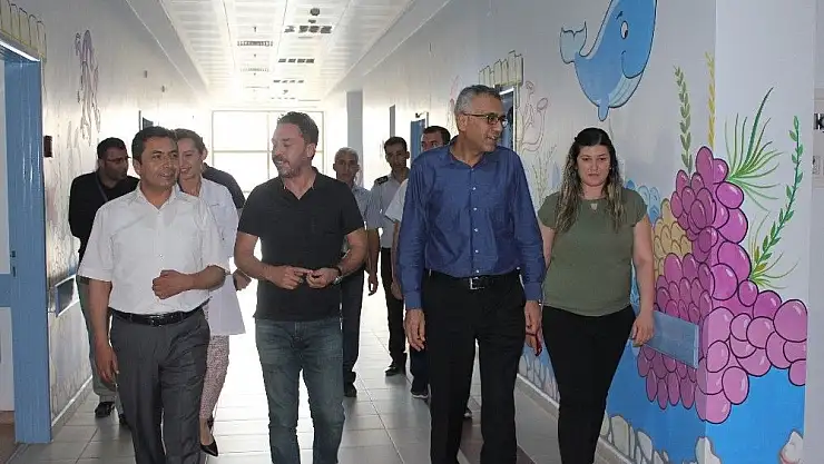 'Genel Sekreter Öz, boyama yapılan hastaneyi ziyaret etti'