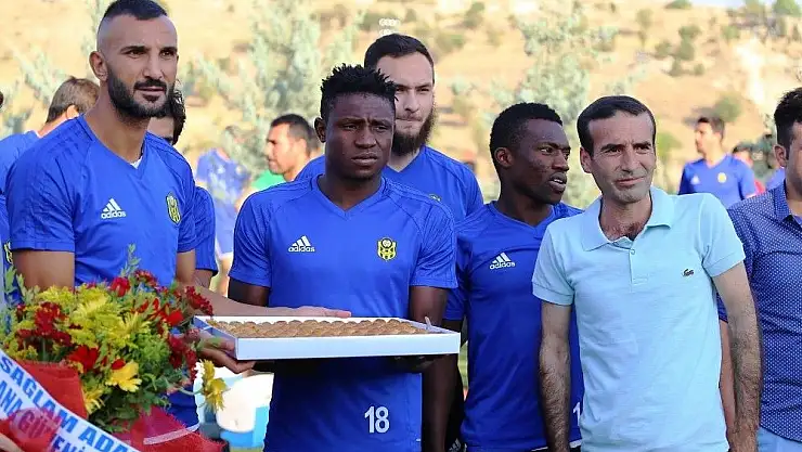 'Sağlam adam, sana güveniyoruz'' yazan çiçek, Sağlam´ı mutlu etti'''