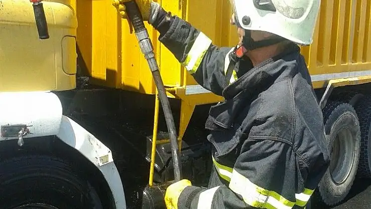 Kamyon yangınında maddi hasar oluştu