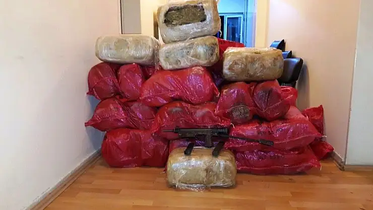 'Silahlı uyuşturucu çetesine ağır darbe'