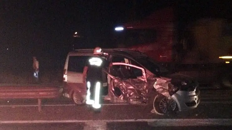 Malatya'da İki araç kafa kafaya çarpıştı: 4 yaralı