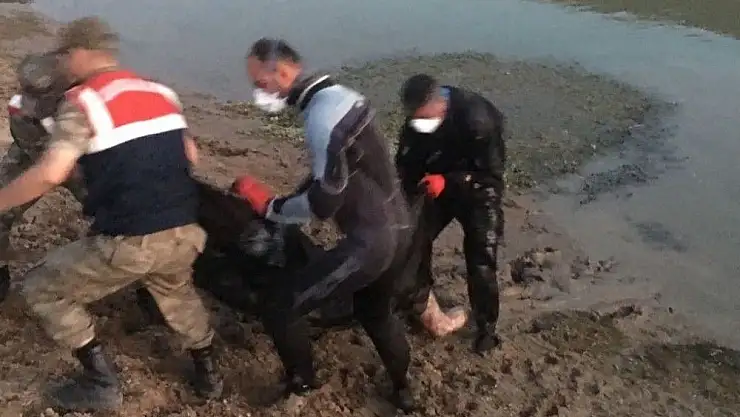 'Su yüzeyinde kimliği belirsiz ceset bulundu'