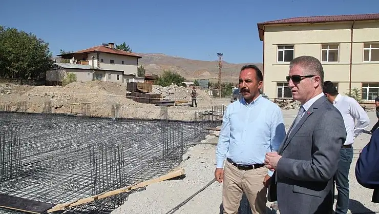 'Vali Gül, Divriği ve Kangal ilçelerinde incelemelerde bulundu'