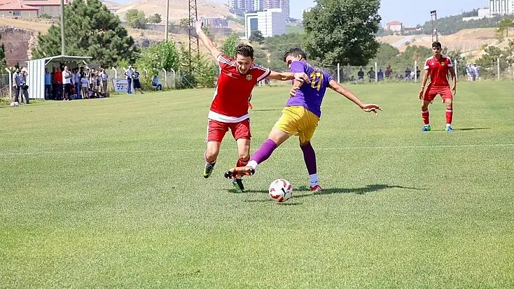 U 21´de Yeni Malatyaspor Antalyaspor´u 2-0 yenerek Lider oldu