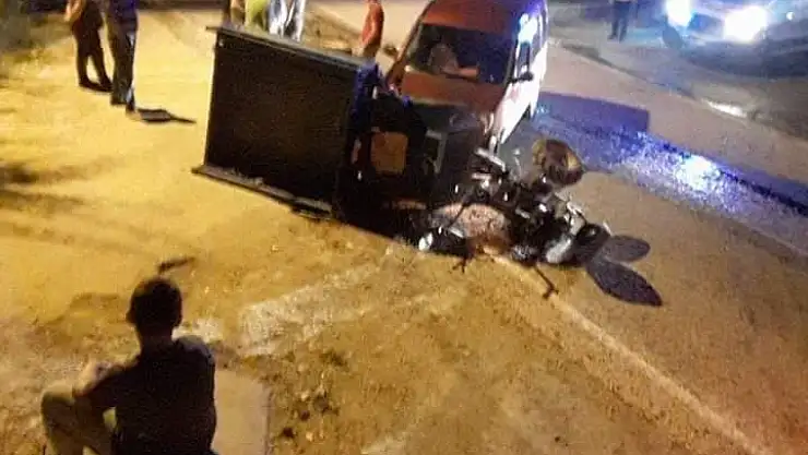 'Çapa motoru ile hafif ticari araç çarpıştı: 1 yaralı'