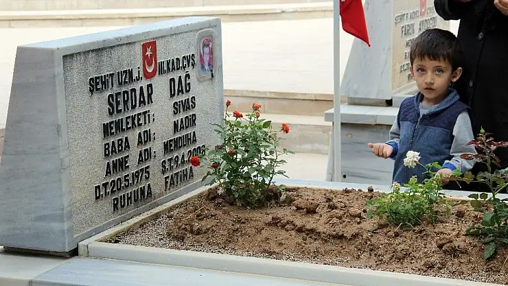 'Şehitlikte hüzünlü arife'