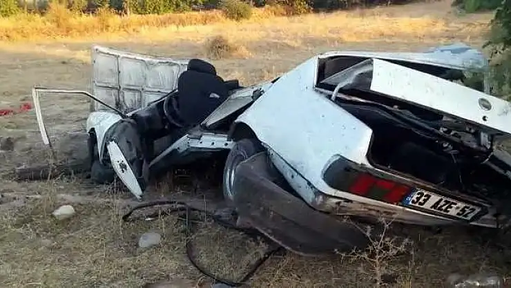 'Minibüs ile otomobil çarpıştı: 1 ölü, 2 yaralı'
