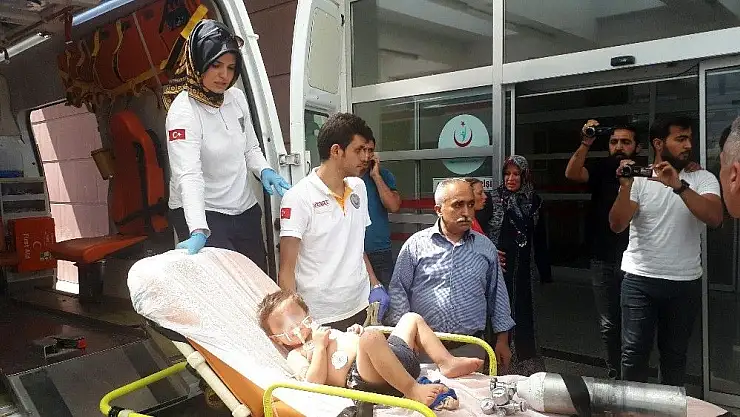 'Anne boğulmak üzere olan çocuğunu son anda kurtardı'