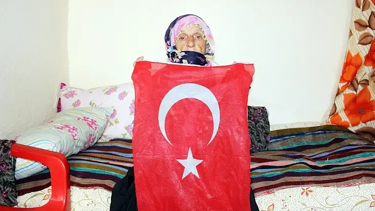 'Elleri öpülesi nine konuştu'