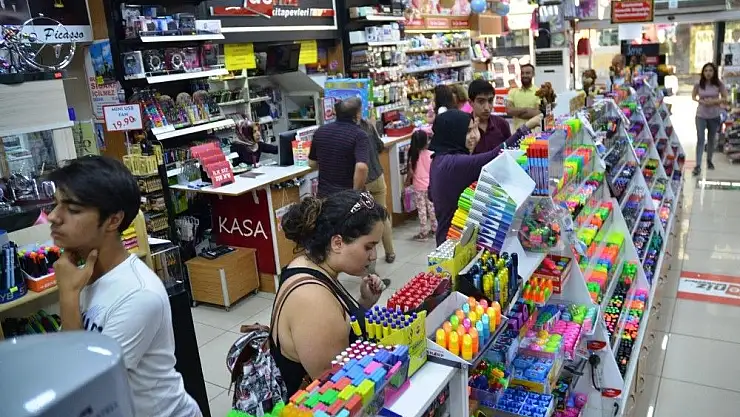 'Okul sezonu öncesi kırtasiyecilerde hareketlilik başladı'