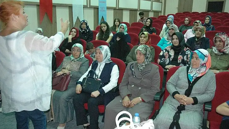 'Yrd. Doç. Dr. Karahalil: ''Huzurlu olursak mutlu çalışırız'''