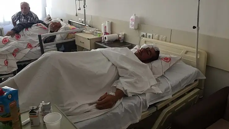 'Gözüne saplanan çivi 5 saatlik operasyonla çıkarıldı'