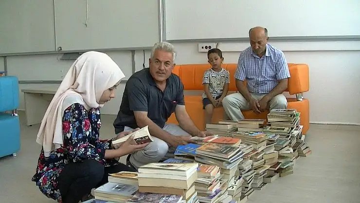 'Kemik kanserini yenen Beyza şimdi de kütüphane kurmak istiyor'