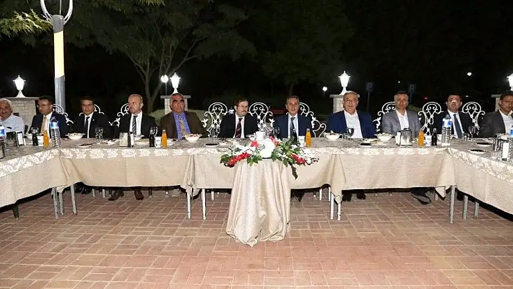 'Vali Yardımcısı Onur Kökçü´ye veda yemeği'