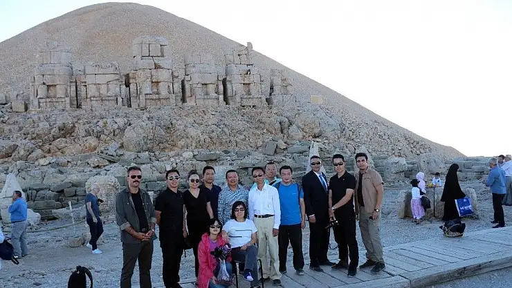 'Çin´in Ankara Büyükelçisi Yu Hongyang Nemrut Dağı´nı gezdi'