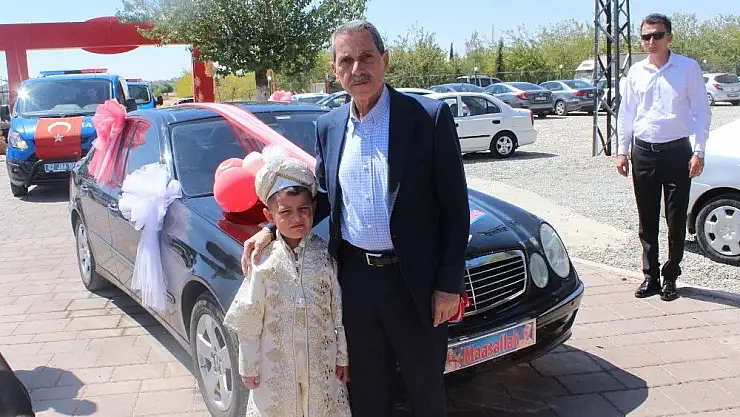 'Valinin makam aracı sünnet arabası oldu'