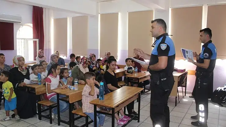 'Öğrenciler ve velilere polislerden bilgilendirme'