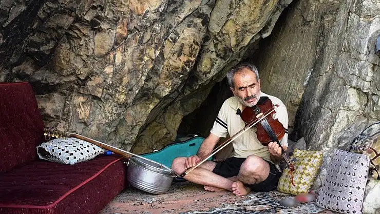 Malatya'da 40 yıldır mağarada yaşıyor