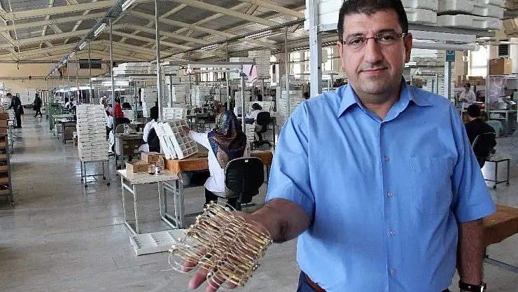 'Babasının küçük dükkanından, 430 bin adet üretim yapan fabrikaya'